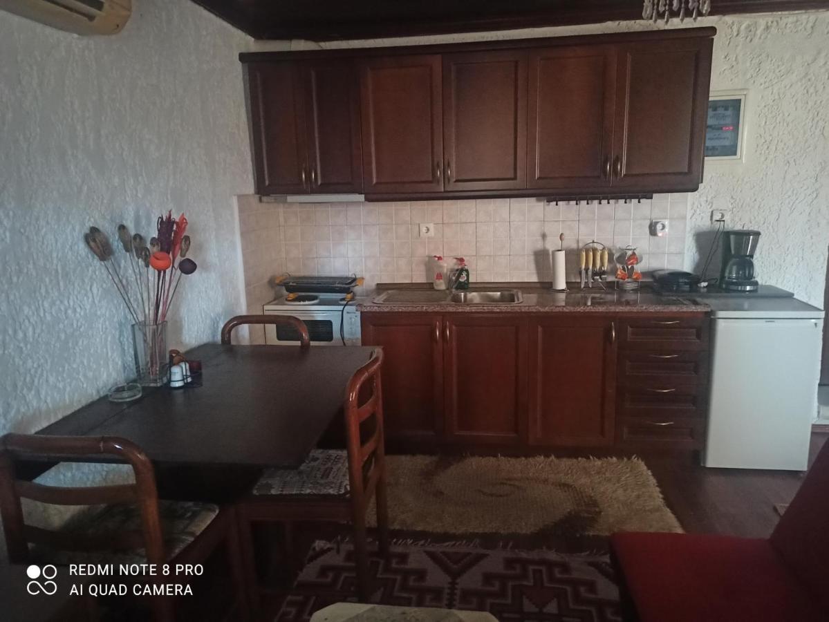 Forestrock Studio For Sale Too Спарти Екстериор снимка
