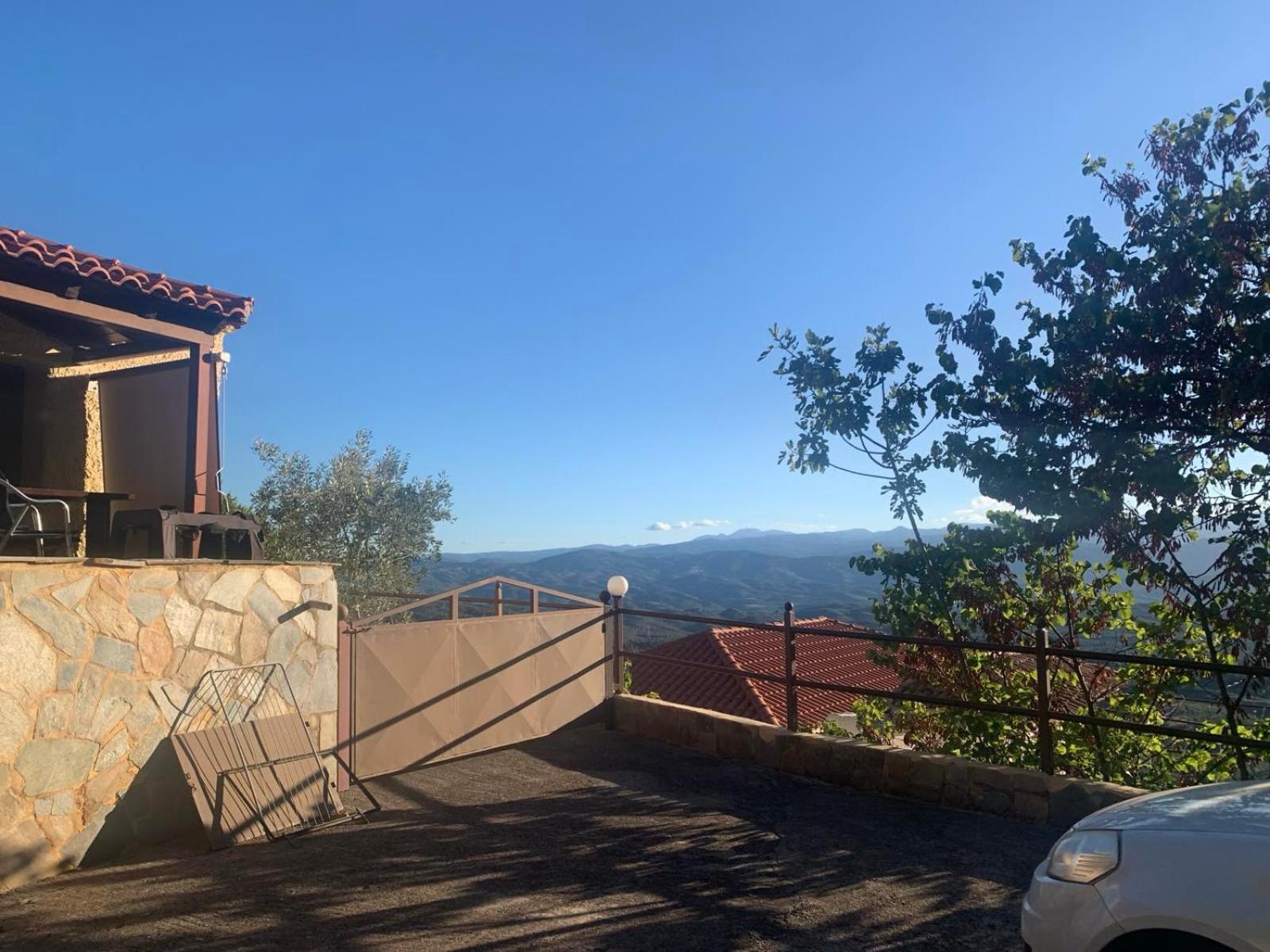 Forestrock Studio For Sale Too Спарти Екстериор снимка