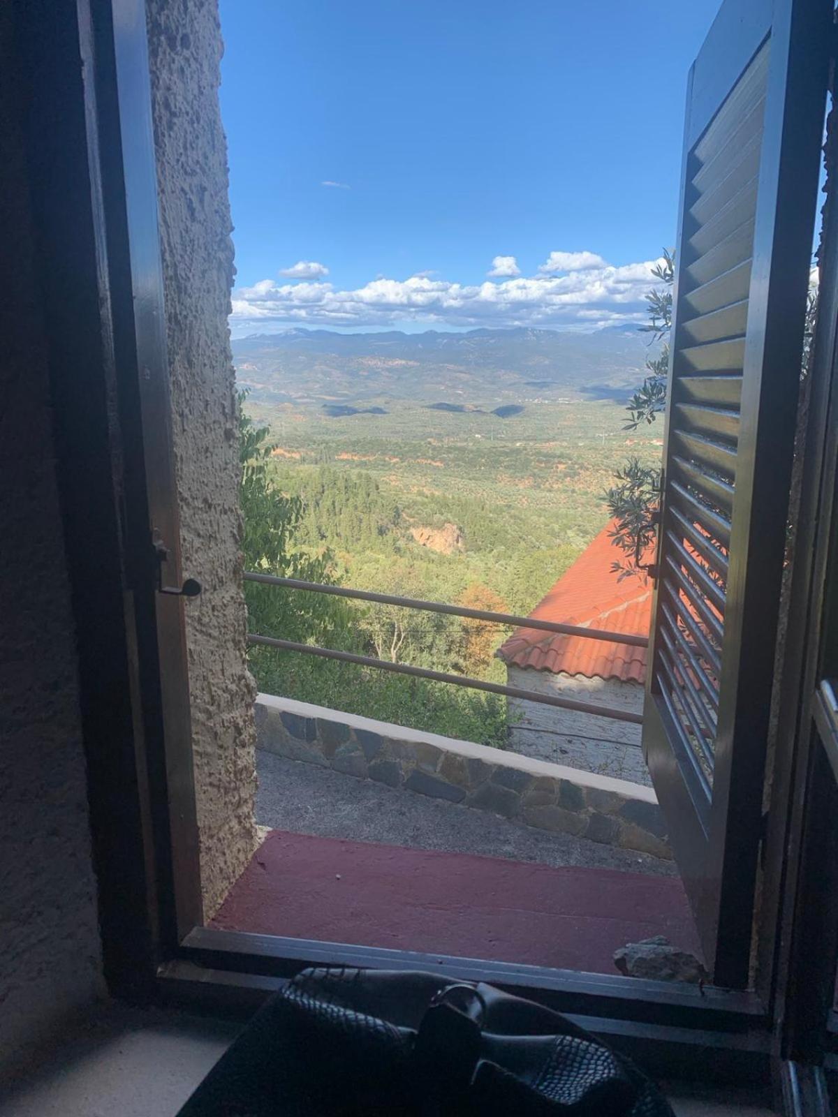Forestrock Studio For Sale Too Спарти Екстериор снимка